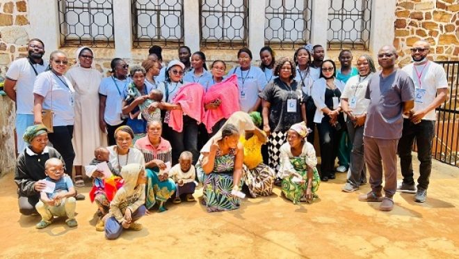 Katana / Kabare / Sud Kivu : La joie et les liesses des 6 femmes sorties de l’hôpital FOMULAC grâce à Nouveau départ